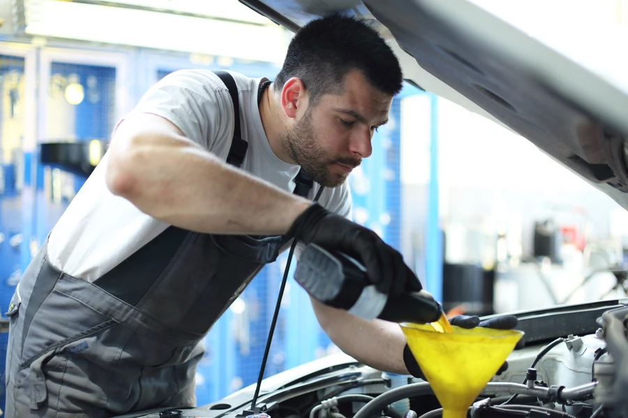 How Different Oil Types Affect Vehicle Performance in Fort Lauderdale, FL